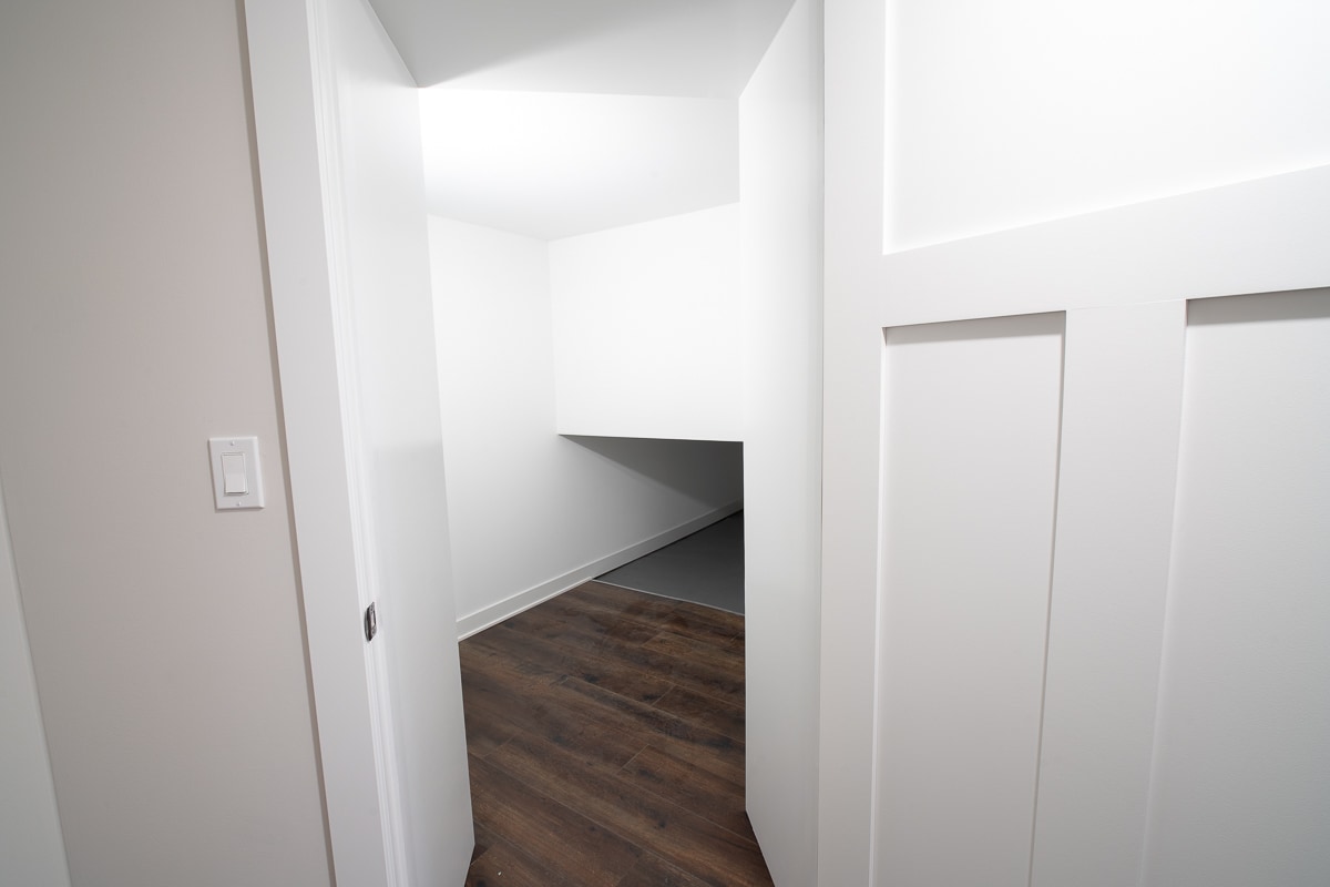 Building Photo - 1900 W Foster Ave