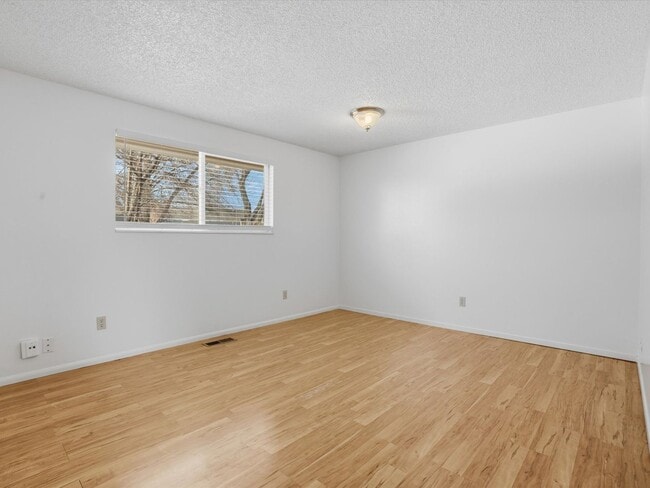 Building Photo - Upgraded Sparks Home