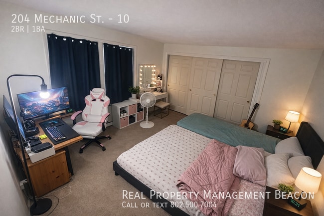 Building Photo - 204 Mechanic St