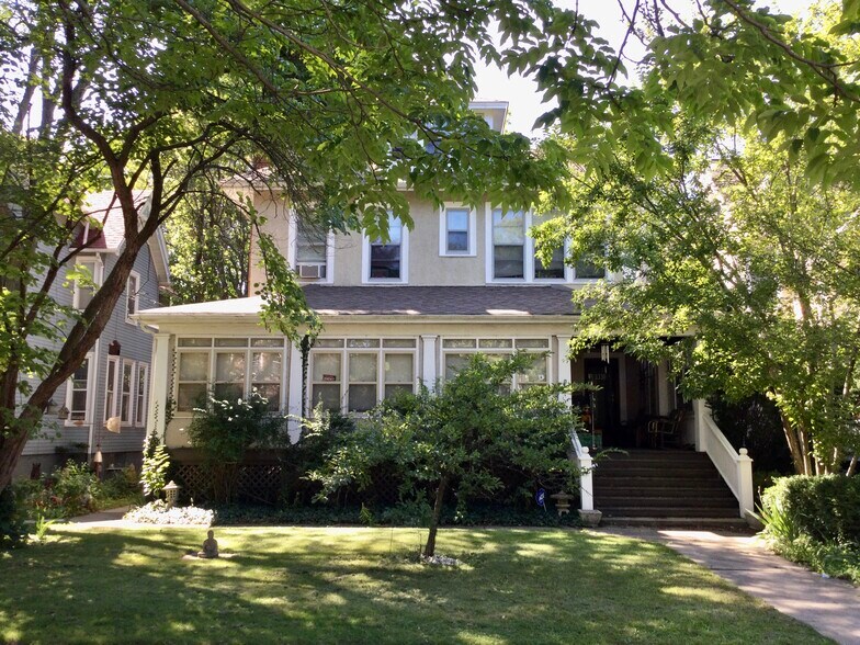 Primary Photo - 1310 Hinman Ave