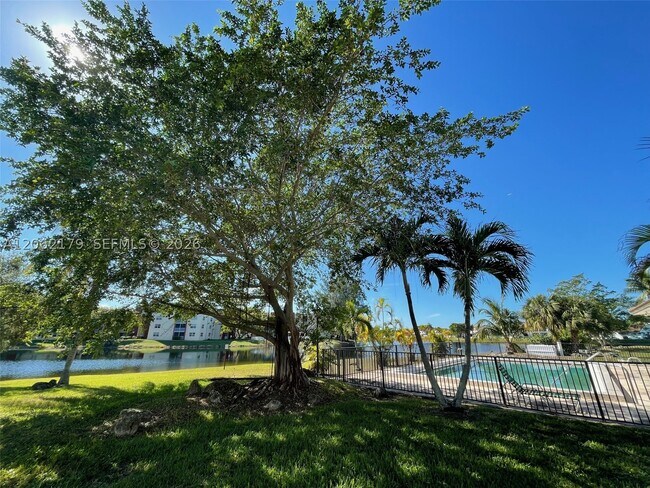 Building Photo - 1350 SW 122nd Ave