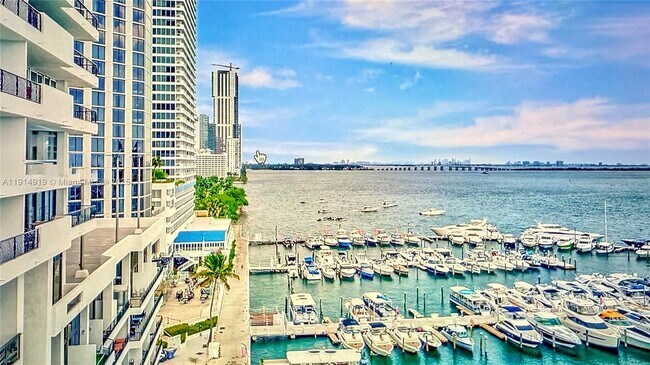 Building Photo - 555 NE 15th St