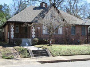 Building Photo - Great Home close to Downtown