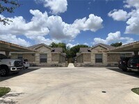 Building Photo - 14 West Dr