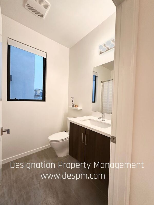 Building Photo - 1431 1/2 Waterloo St.