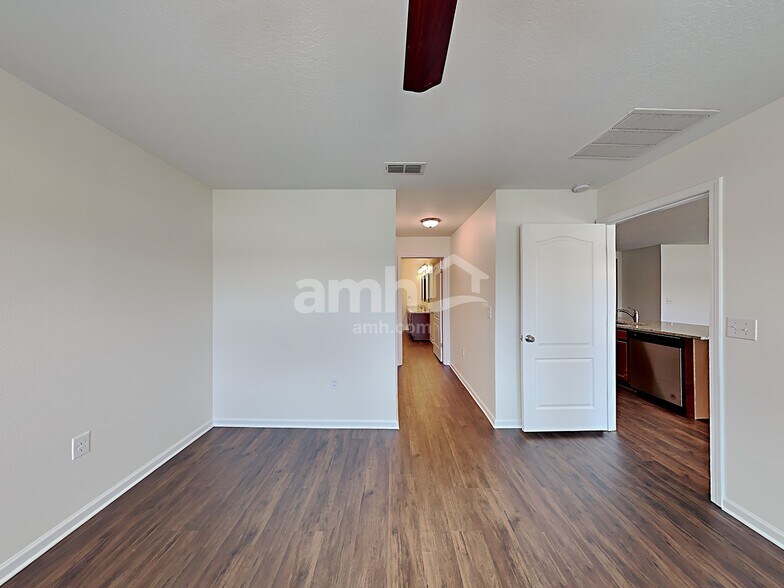 Building Photo - 2066 Tyson Lake Dr