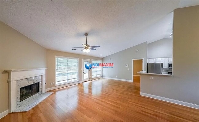 Building Photo - Nice ranch in the COLLINS HILL cluster in ...