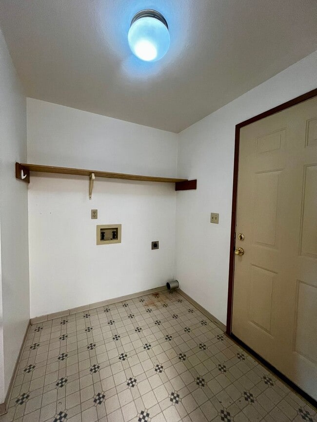 Building Photo - Non-Refundable & Security Deposit Total: $...