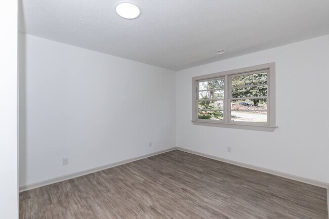 Building Photo - Spacious 4-Bedroom Rental – 10 Minutes from Fort Bragg & local amenities!