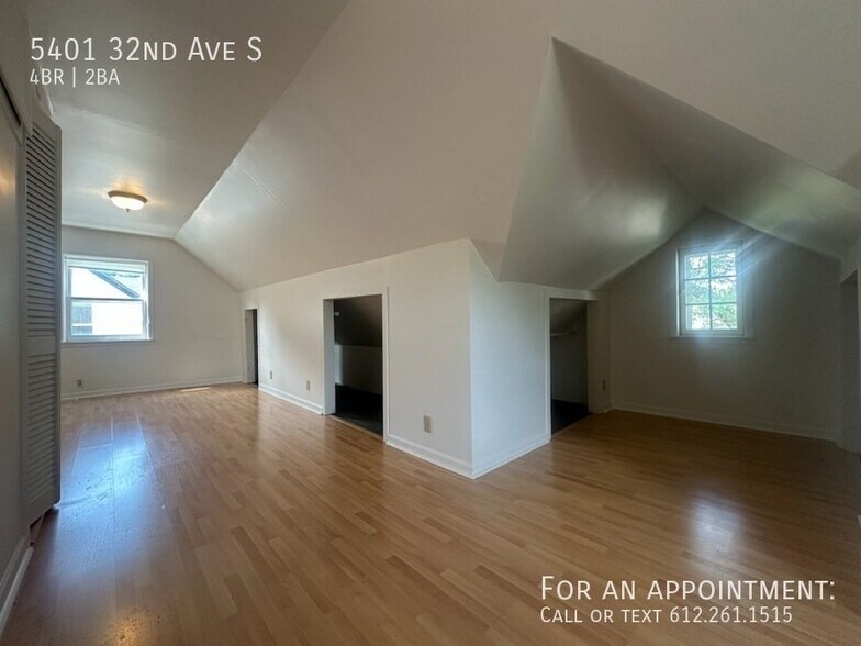 Building Photo - 5401 S 32nd Ave