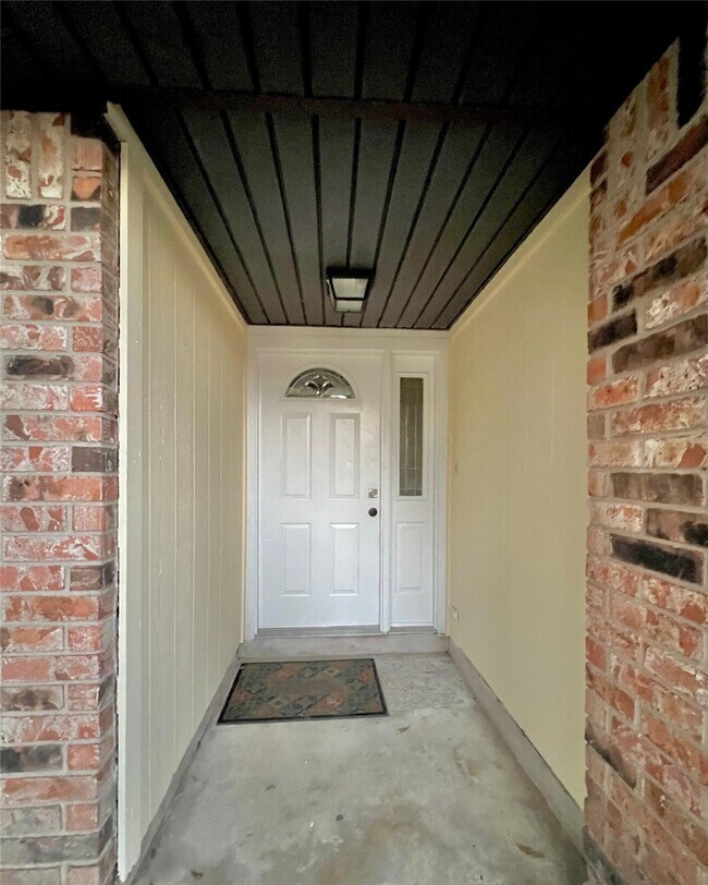 Building Photo - 22319 Deville Dr