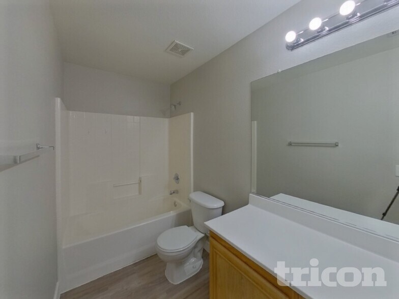 Building Photo - 1251 Golden Apple St