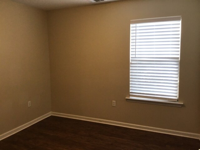 Building Photo - 15 Golden Grove Ln