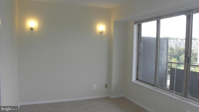 Building Photo - 5340 Holmes Run Pkwy