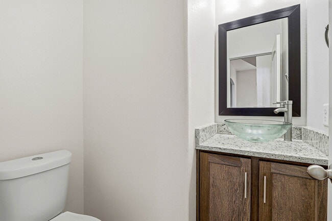 Building Photo - 649 La Entrada Cir