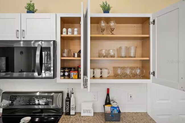 Building Photo - 3 Ryecroft Ln