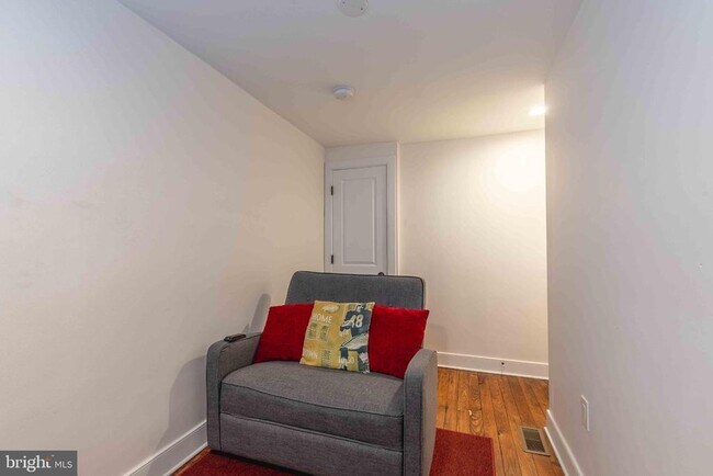 Building Photo - 216 W Lafayette St