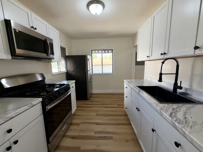 Building Photo - 26636 Lorenz St