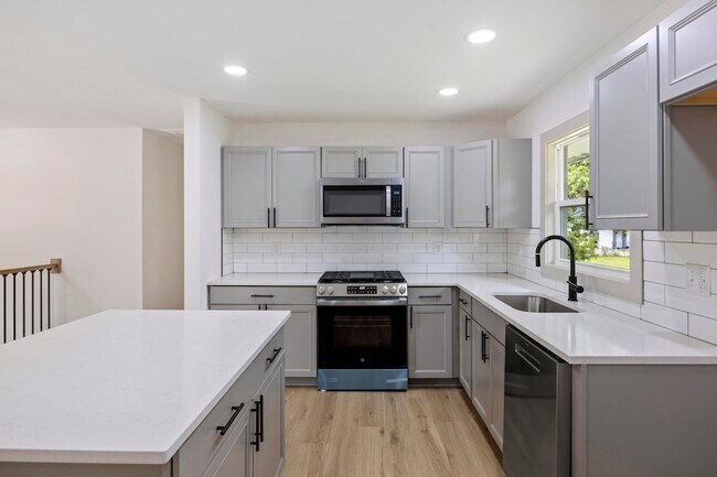 Building Photo - 1411 Westway Dr