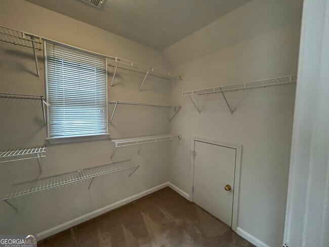 Building Photo - 495 Summer Breeze Ct.