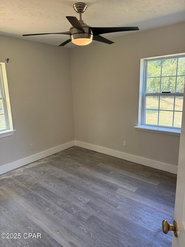 Building Photo - 1305 Flower Dr