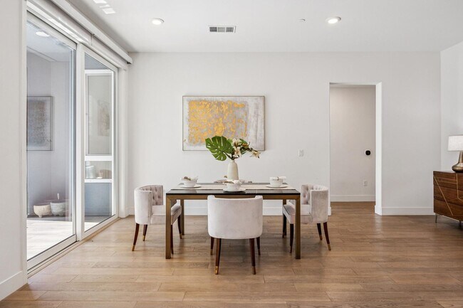 Building Photo - Luxury Single-Level Corner Residence with Wolf Kitchen & Private Garage