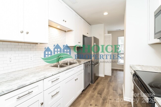 Building Photo - 10319 Osprey Dr