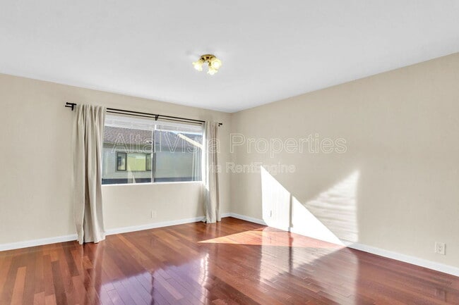 Building Photo - 3211 Caminito Eastbluff