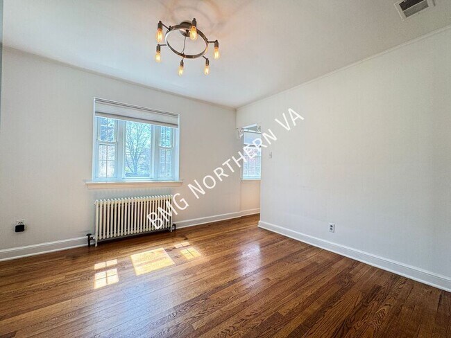 Building Photo - 6600 Braddock Rd