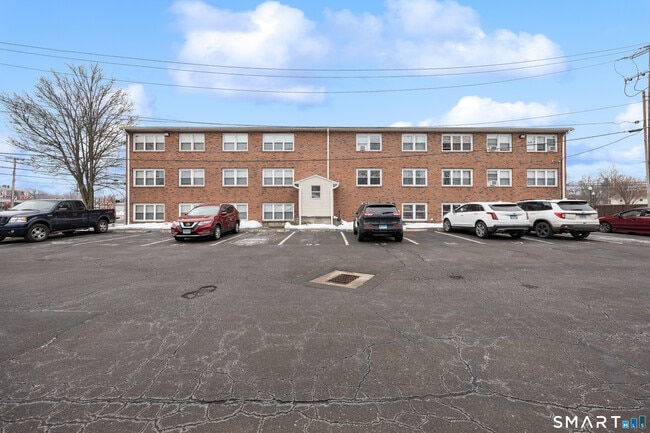 Building Photo - 46 N Cherry St