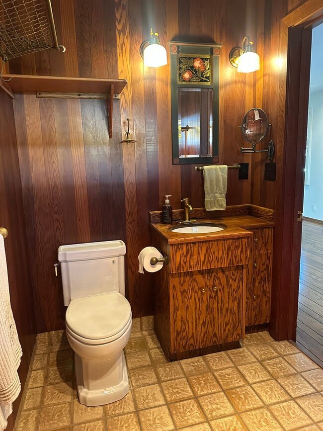 Building Photo - Charming Single-Family Two-Bedroom Home in South San Francisco