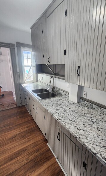 Building Photo - 135 Myrtle St