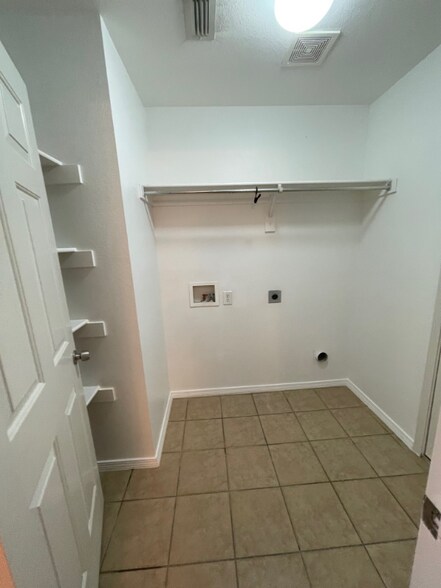 Building Photo - 8513 Autumn Creek Trail