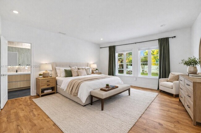 Building Photo - 113 NE 101st St