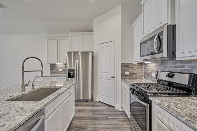 Building Photo - 981 Youth Water Rd