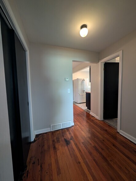 Hallway view in apartment - 1457 Hoffner St, Unit 3