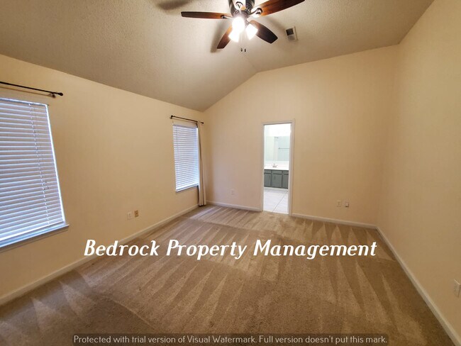 Building Photo - 110 Fernwood Cir