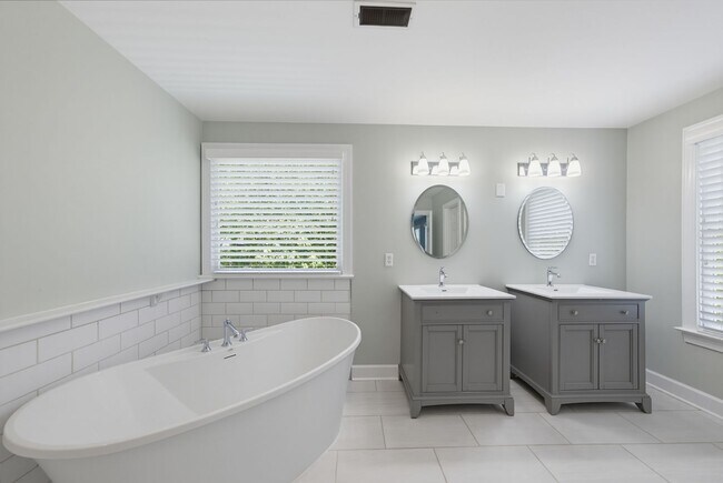 Building Photo - Southern Charm Meets Everyday Entertainment and Convenience!