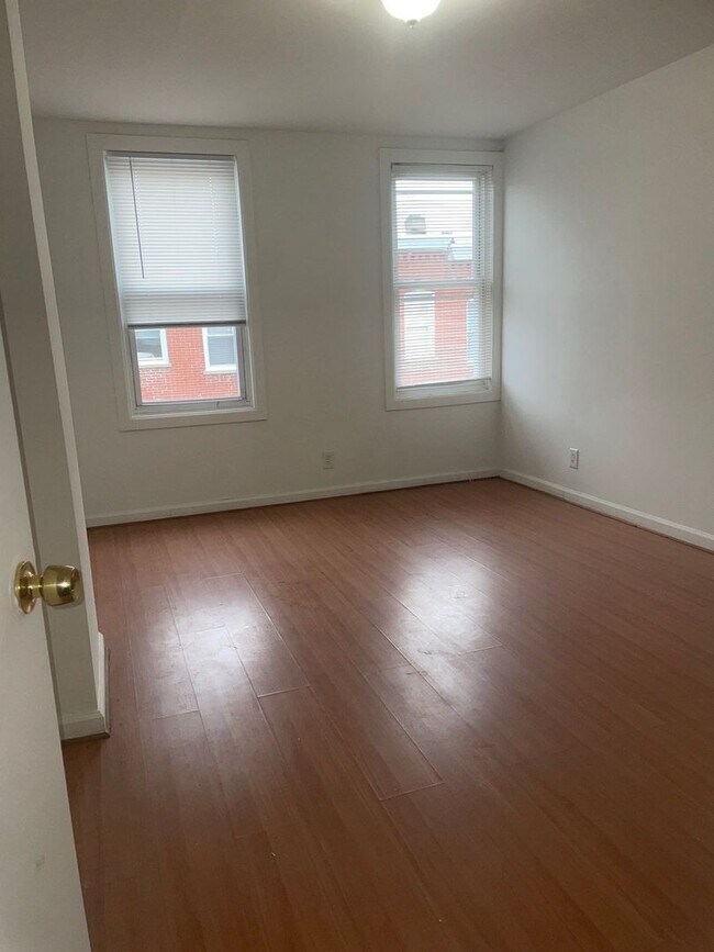 Building Photo - 2432 Etting St