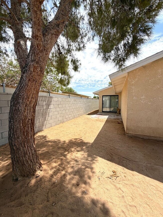 Building Photo - 71768 Buena Vista Dr