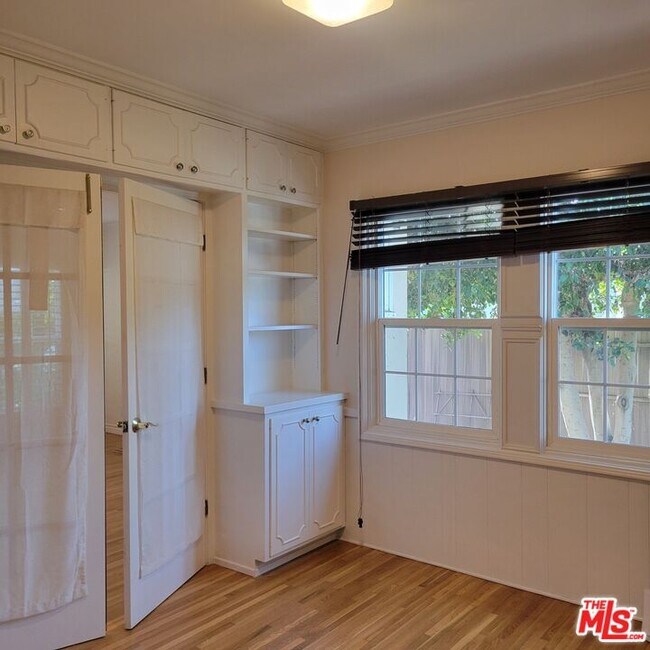 Building Photo - 2781 N Bellflower Blvd