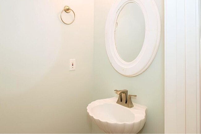 Building Photo - 234 Pelican Pl