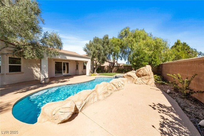 Building Photo - 916 Viscanio Pl