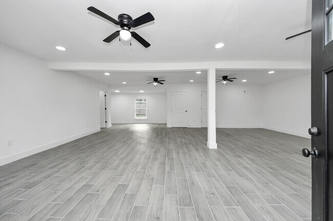 Building Photo - 7208 Helmers St