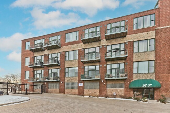 Building Photo - 2 bedroom in Chicago IL 60647