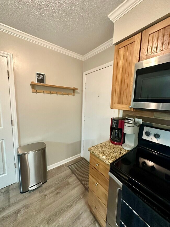 Building Photo - 45 Folly Field Rd