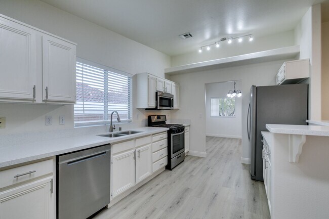 Building Photo - 437 Palegold St