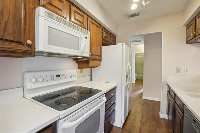 Building Photo - 1301 Memory Ln