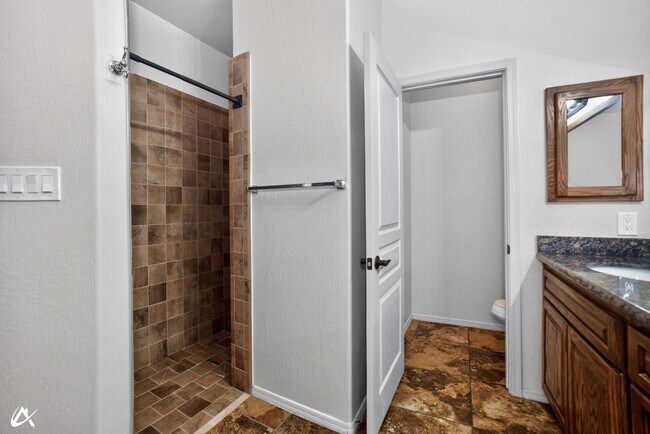 Building Photo - 2523 S 41st Ave