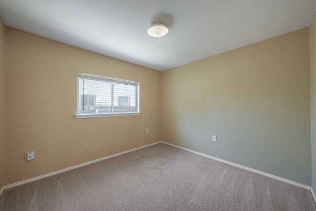 Building Photo - 7528 Cats-Eye Ln